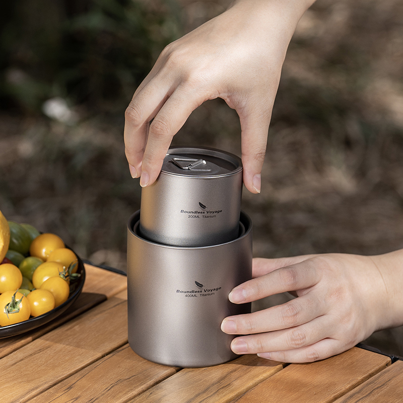 無限の航海-ふた付きチタン二重壁カップ、積み重ね可能な金属製 - Mess Kit Titanium のレビューと価格